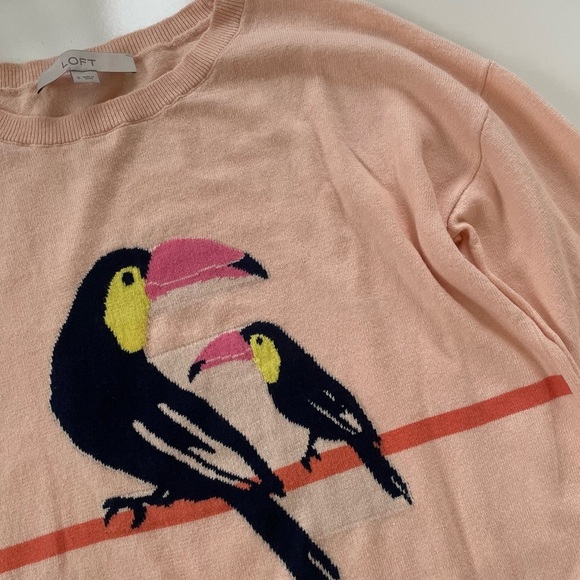 LOFT Women's Peach Orange Parrot Macaw Tropical Long Sleeve Sweater Size Small - Picture 4 of 7